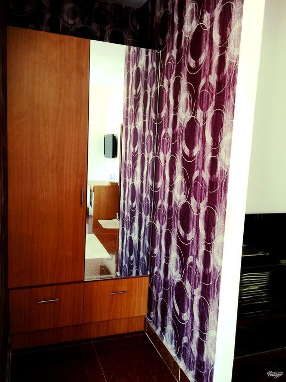 Soben Sensok Guesthouse Phnom Penh Bagian luar foto
