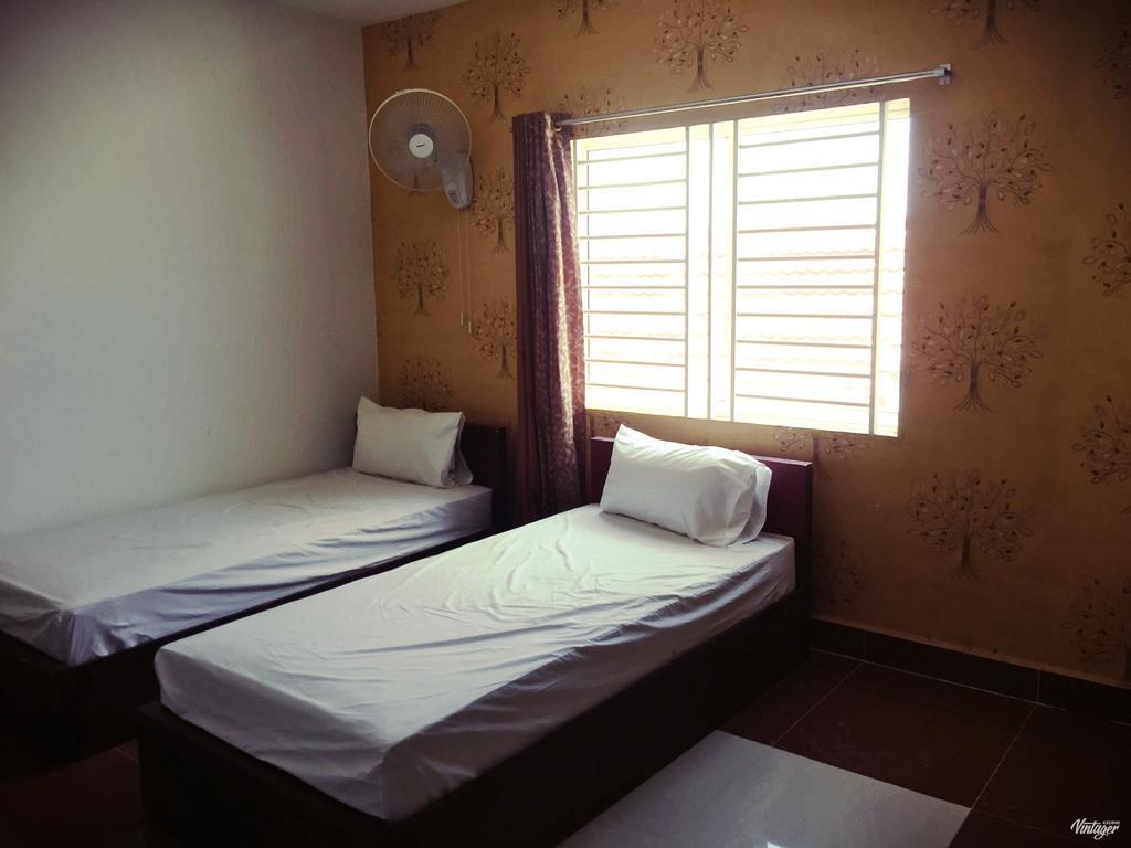 Soben Sensok Guesthouse Phnom Penh Bagian luar foto