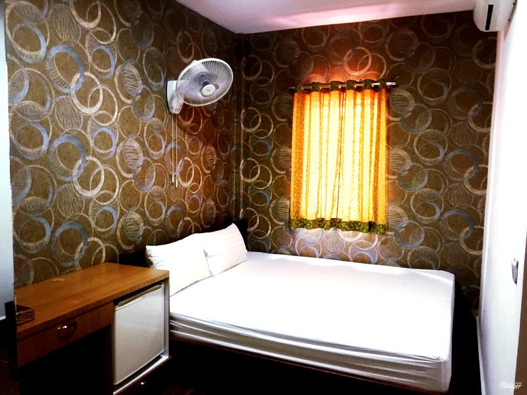 Soben Sensok Guesthouse Phnom Penh Bagian luar foto