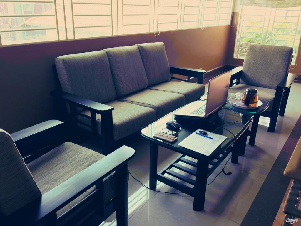 Soben Sensok Guesthouse Phnom Penh Bagian luar foto