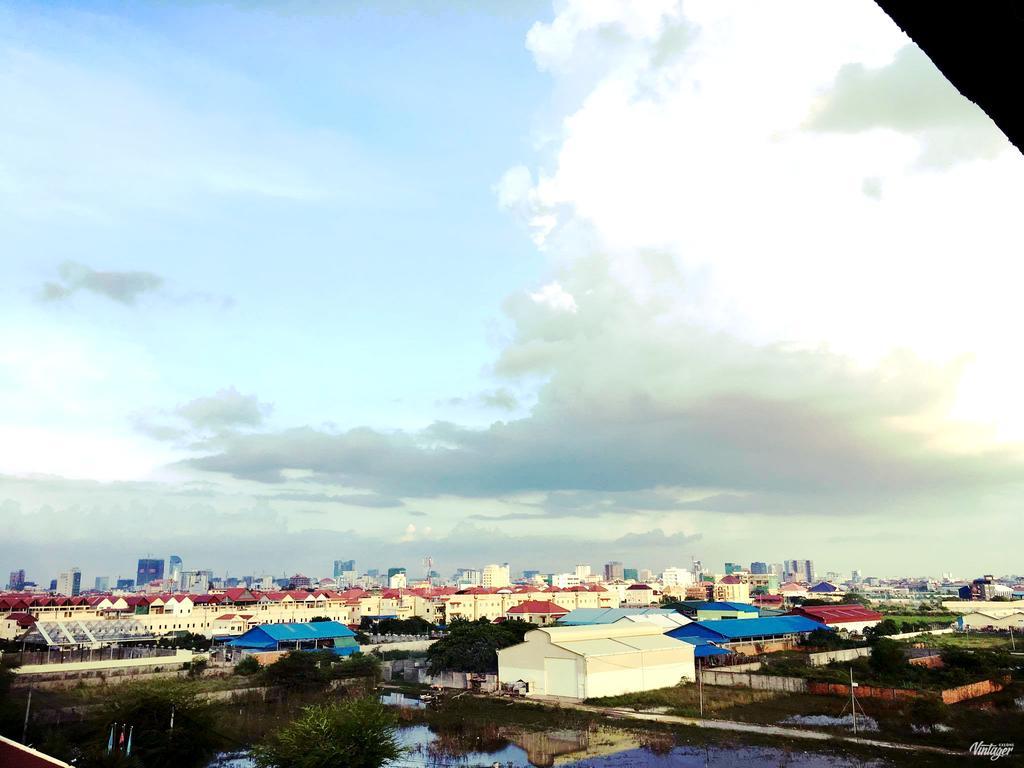 Soben Sensok Guesthouse Phnom Penh Bagian luar foto